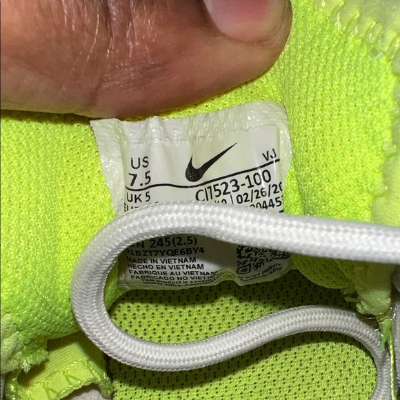 Nike Women’s Reaction Vision D/MS/X Tennis Shoes - Picture 11 of 11